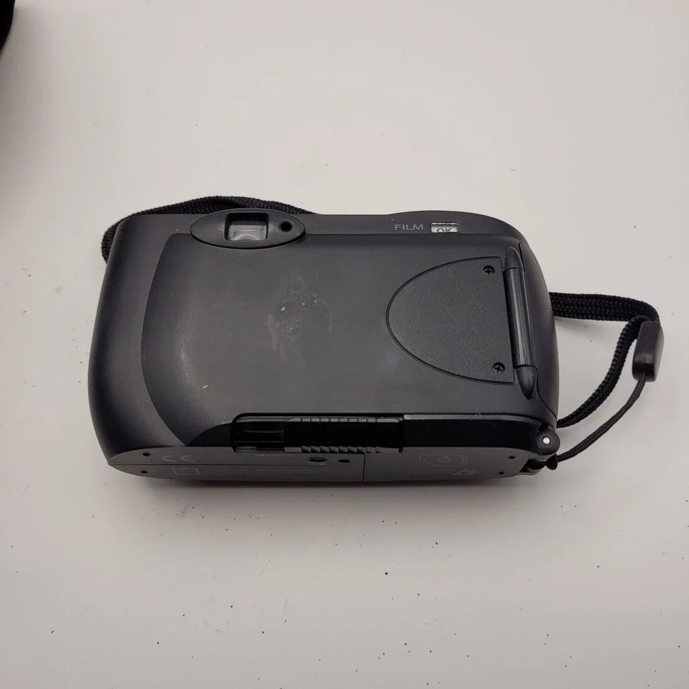 Kodak Advantix 2000 Auto APS Film Camera 25mm Ektanar Lens with Case and Manual